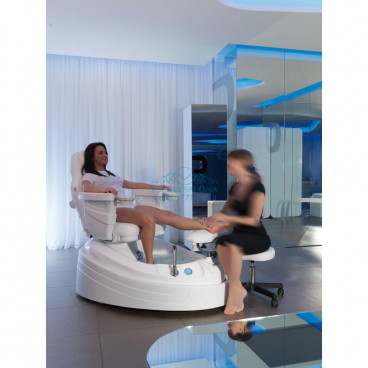 Педикюрное кресло с гидромассажной ванной "PEDI SPA"