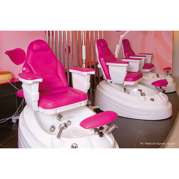Педикюрное кресло с гидромассажной ванной "PEDI SPA"
